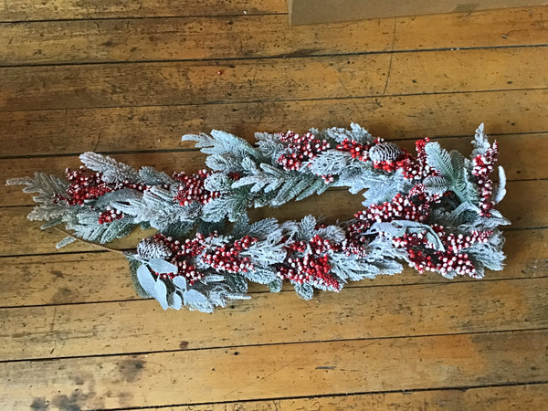 Snow pine/berry/leaf garland