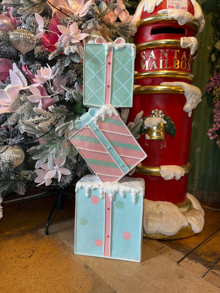 Pastel piped present stack