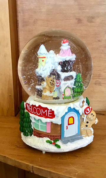 Gingerbread House Snowglobe